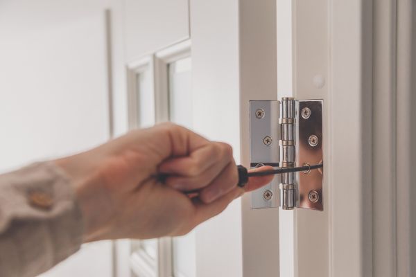 Hinge Repair in Gulfport