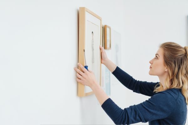 Picture Hanging Service in Gulfport
